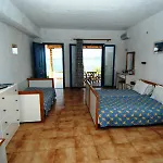 Apartmanhotel Metaxatos 4*