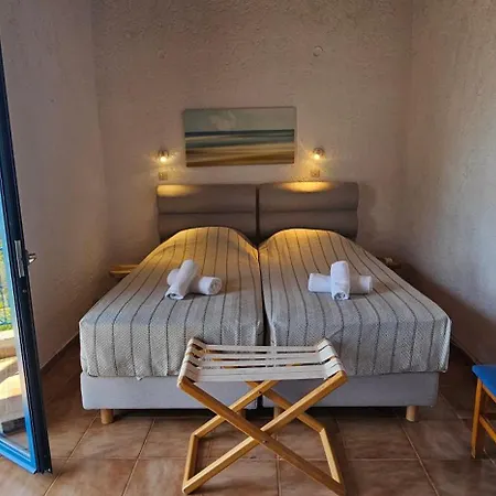 Aparthotel Metaxatos