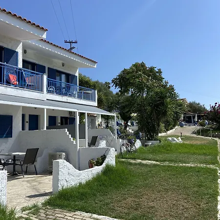 Aparthotel Metaxatos 4*