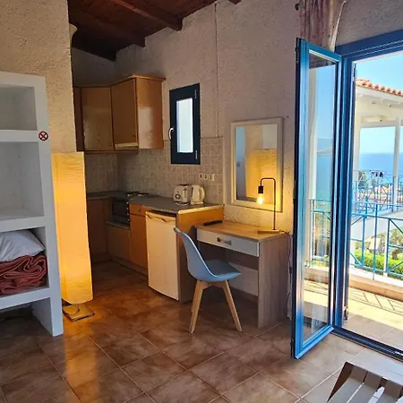 Metaxatos Apartmanhotel 4*