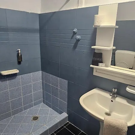 Metaxatos أرغوستولي