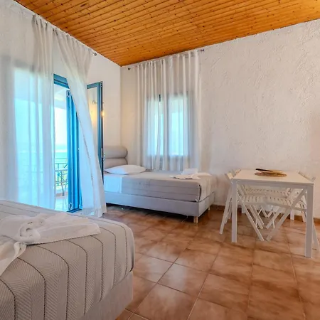 מלון דירות Metaxatos ארגוסטולי