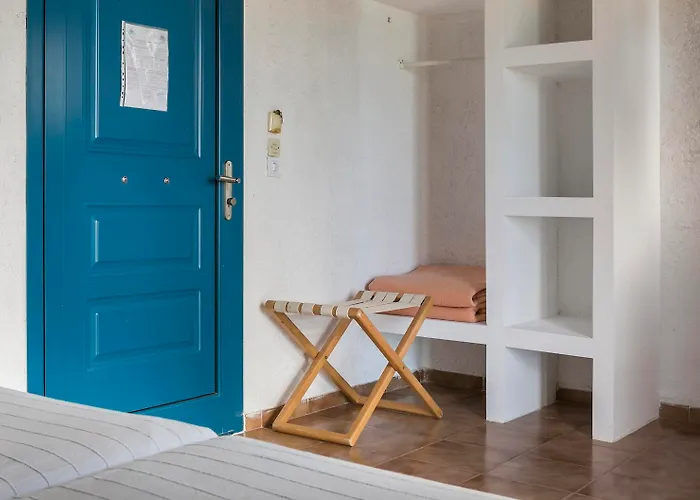 Metaxatos מלון דירות 4*