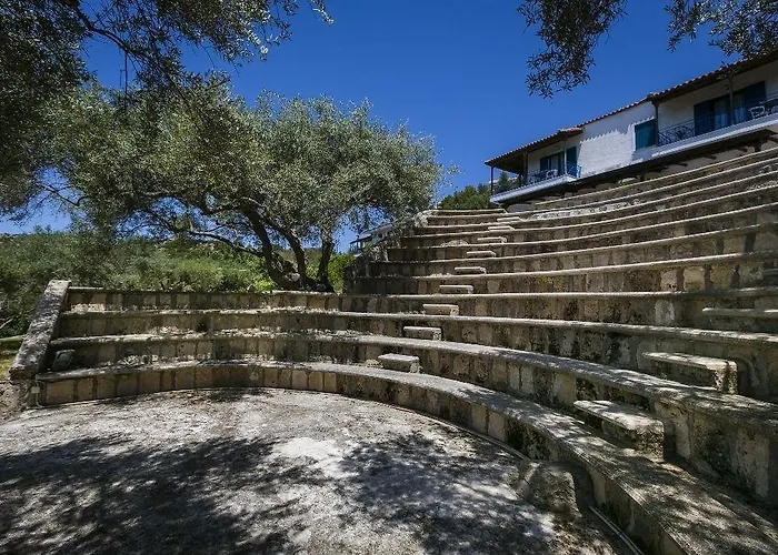 Aparthotel Metaxatos 4*