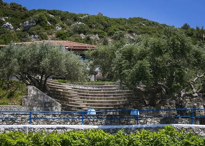 Metaxatos מלון דירות