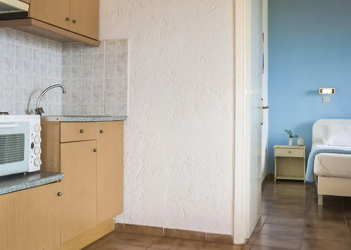 Aparthotel Metaxatos